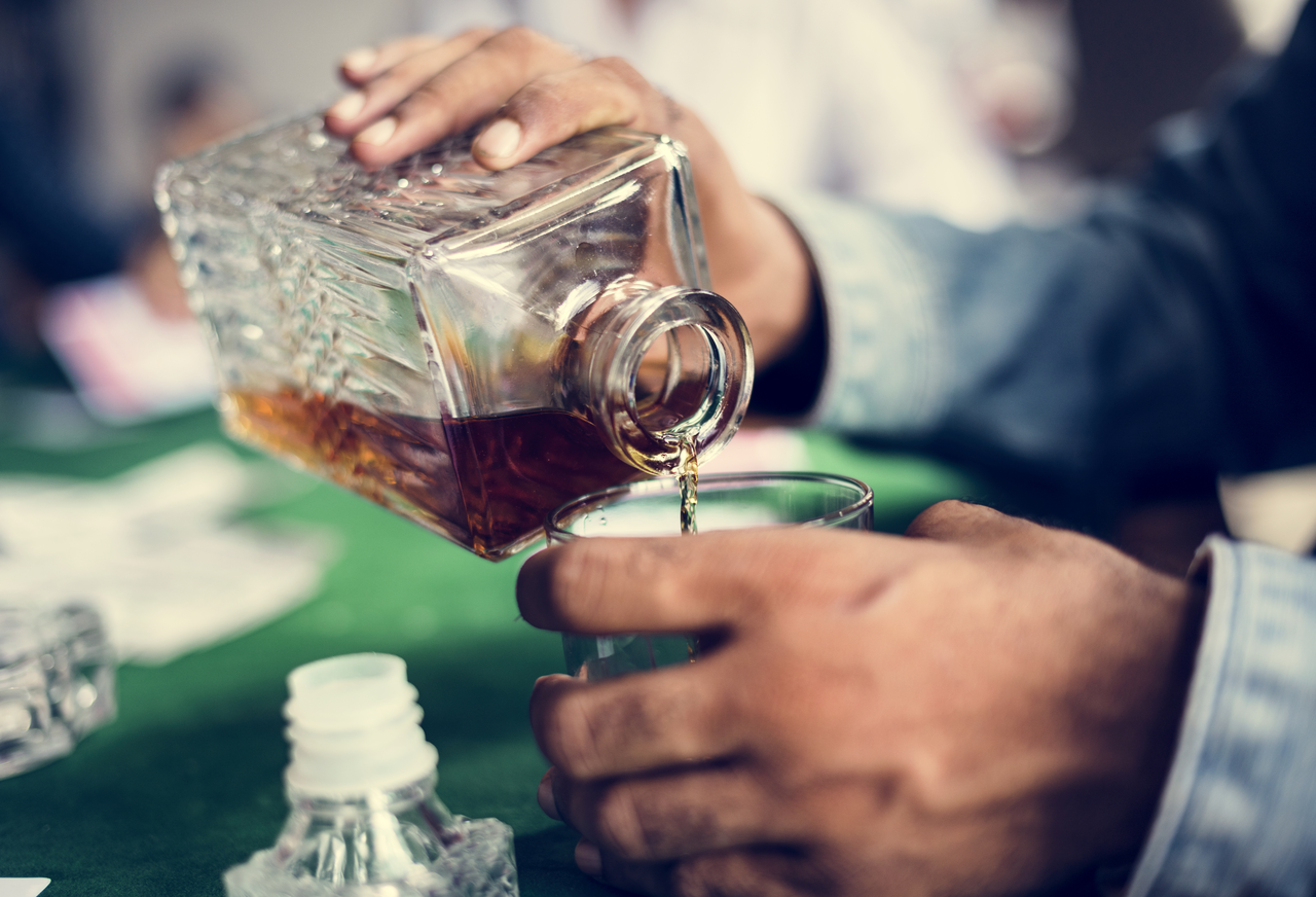 Allerta alcol: ecco quanto basta per danneggiare il cuore