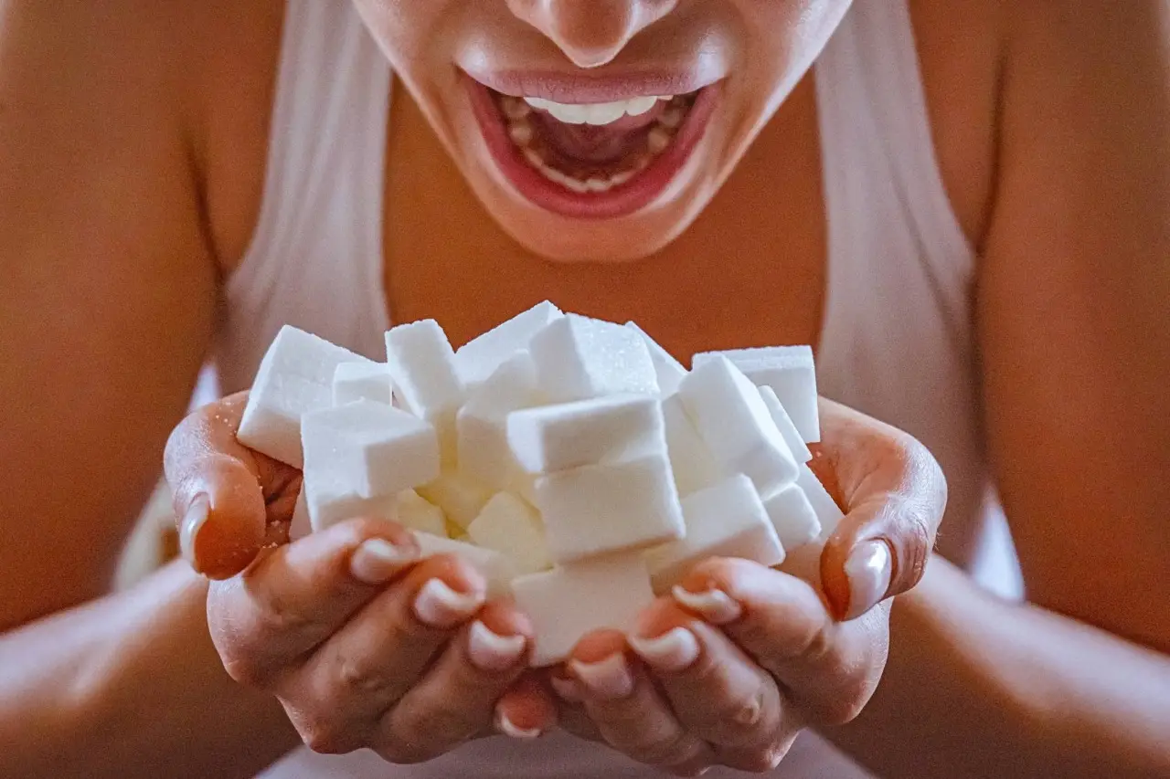 Troppo zucchero nella dieta: i segnali che lo rivelano
