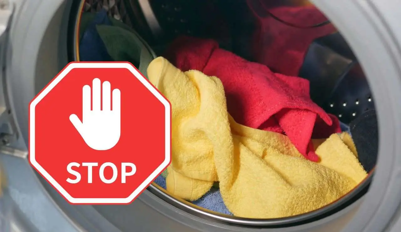 Attenzione! Non lavare mai insieme questi tessuti